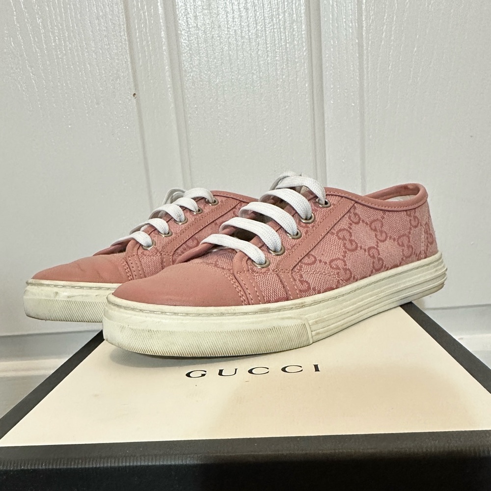 Gucci GG Canvas Sneakers in Pink - size 35